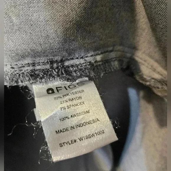 FIGS Gaya Graphite Gray  Scrub Top - Picture 6 of 7